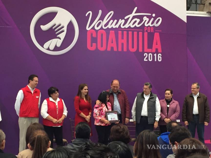 $!Entregan preseas Voluntario por Coahuila a organizaciones civiles