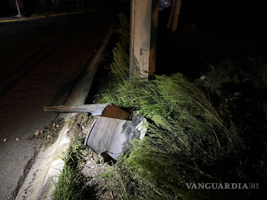 $!Autoridades de Tránsito acudieron para acordonar el área y evitar más incidentes.