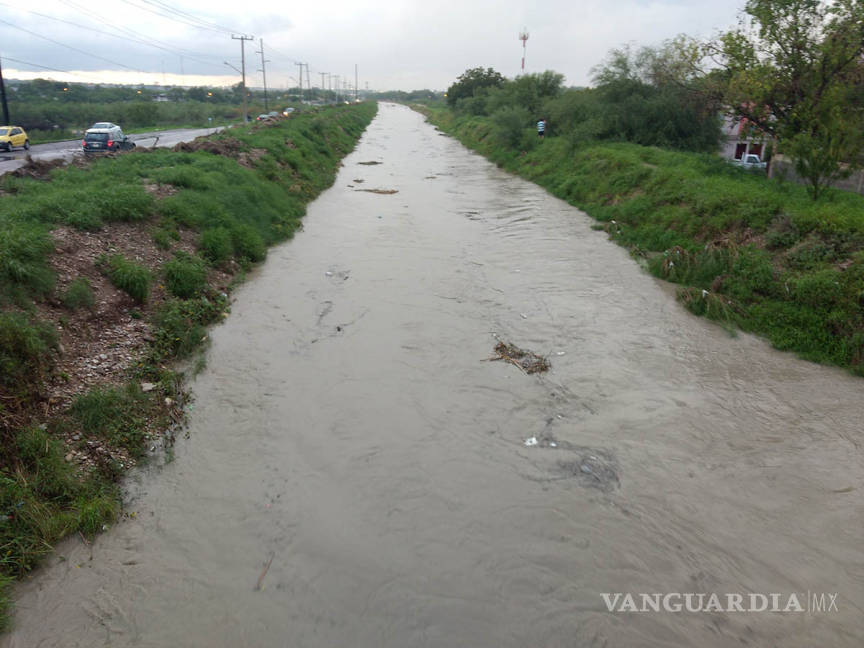 $!Torrencial lluvia en Piedras Negras provoca peligroso aumento de nivel en arroyos