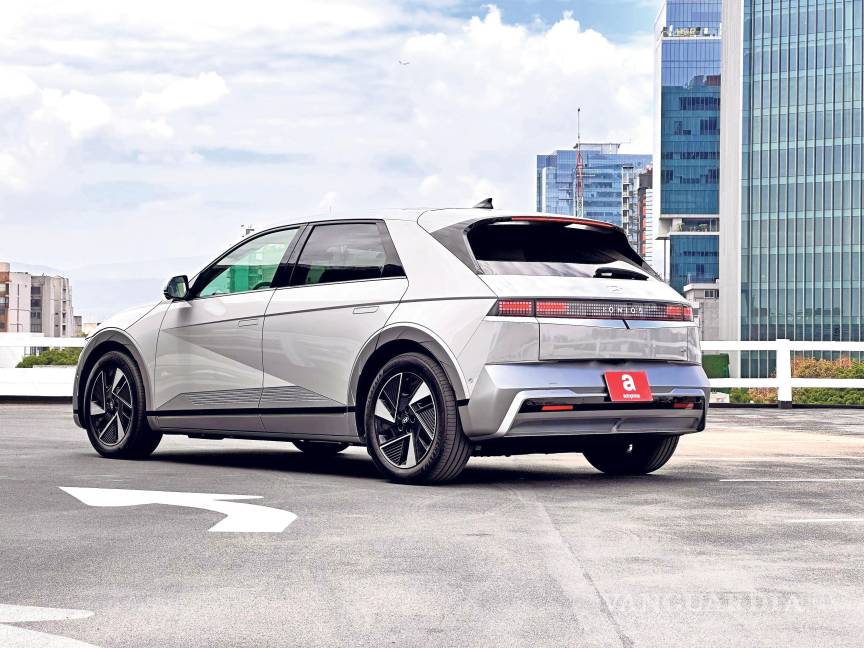 $!Su sistema de carga ultrarrápida permite recuperar el 80% de batería en solo 18 minutos.