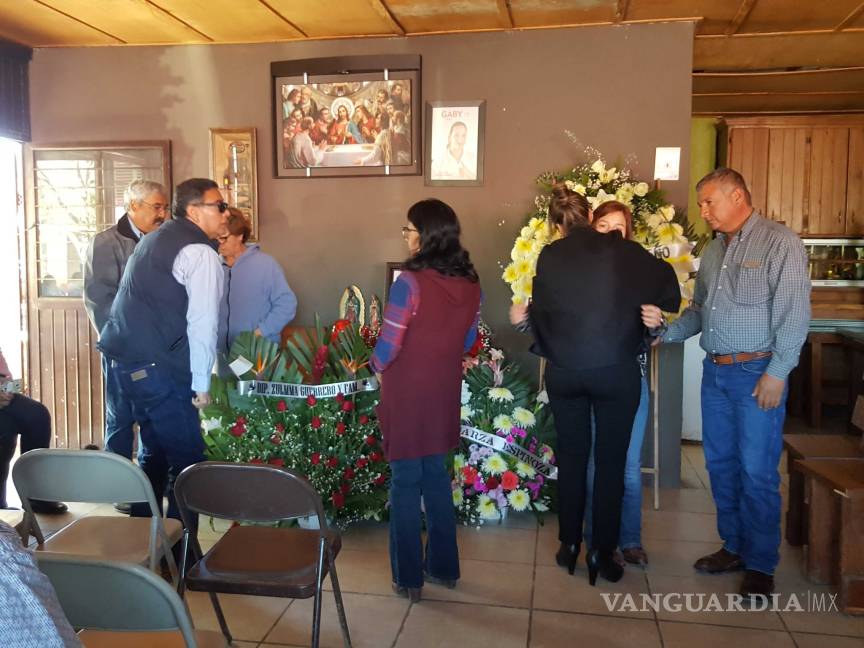 $!Familia, amigos y pobladores de Juárez, Coahuila, despiden a la alcaldesa Olga Gabriela Kobel