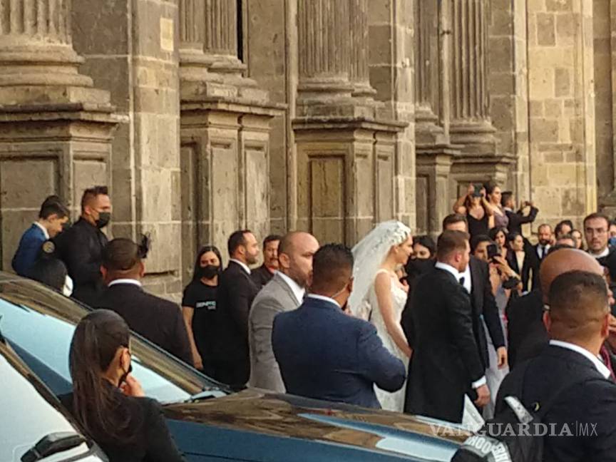 $!¡Se revelan las primeras fotos! 'Canelo' Álvarez y Fernanda Gómez celebran boda religiosa