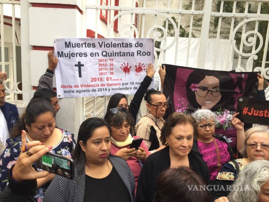 $!Feminicidios deben ser prioridad de Estado, activistas a AMLO