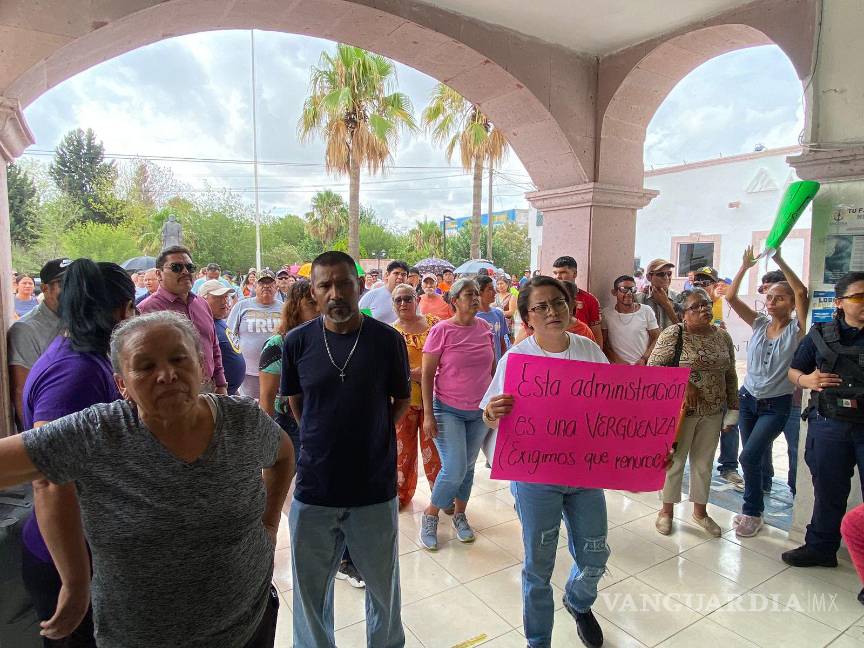 $!Pobladores denunciaron fallas que ponen en riesgo la salud pública.