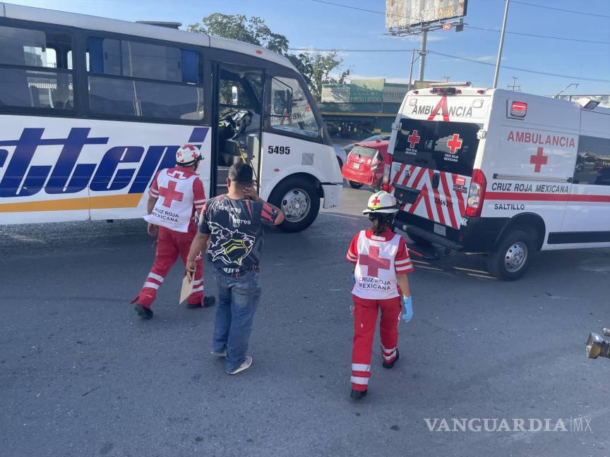 Accidente vial en el periférico Luis Echeverría Álvarez de Saltillo causa cierre de tráfico