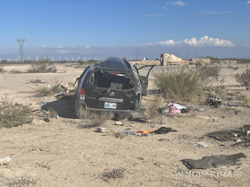 Familia de Oklahoma sufre volcadura en carretera Saltillo-Torreón; fallece joven de 18 años