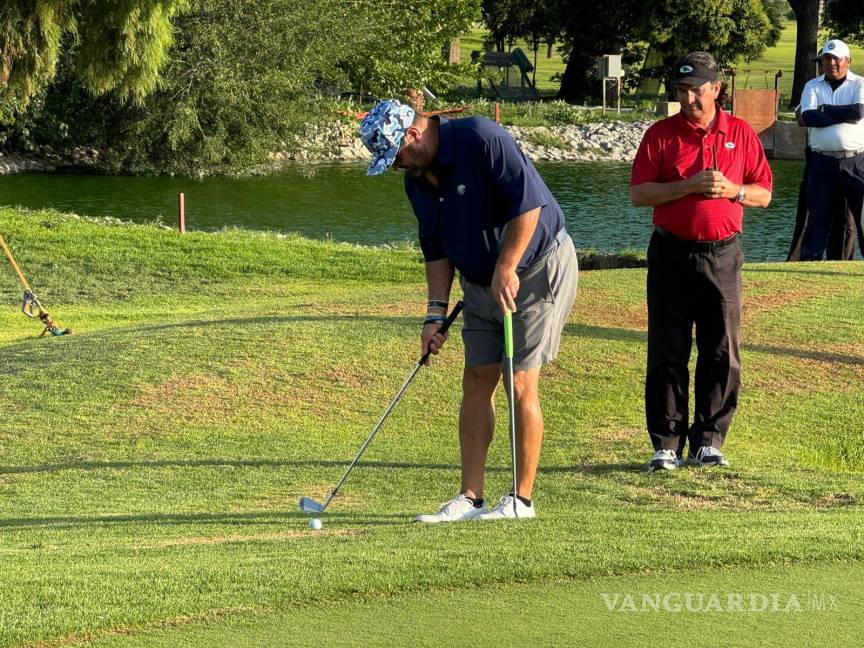 $!Reda Patricio Safa Grajeda venció a Genaro Dávila en el Torneo Anual del Club de Golf Campestre.