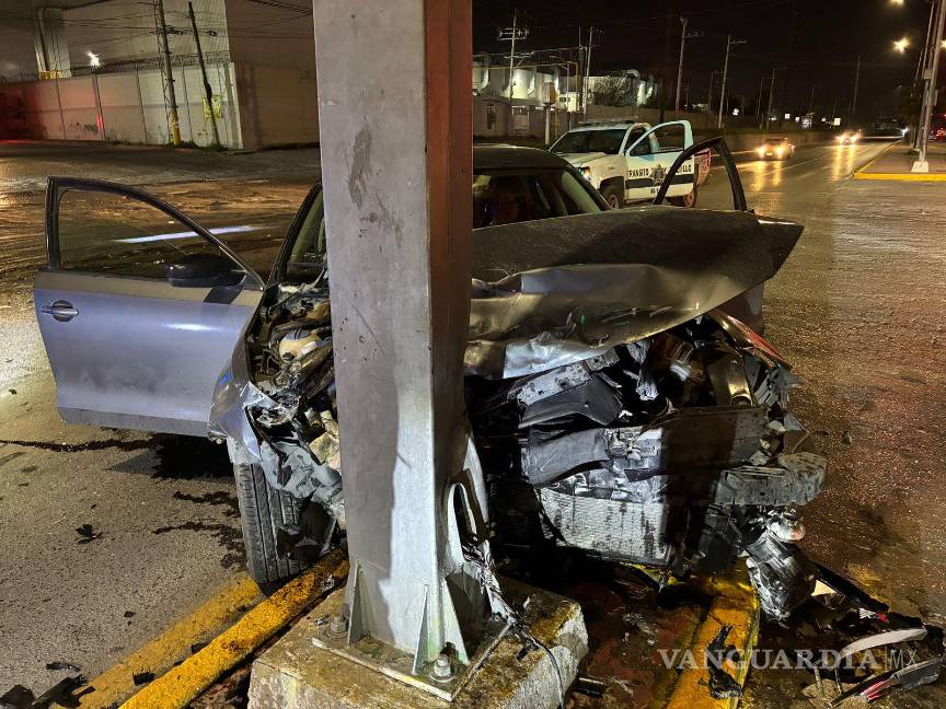 $!Ambos vehículos fueron llevados a un corralón en espera de la resolución de daños.