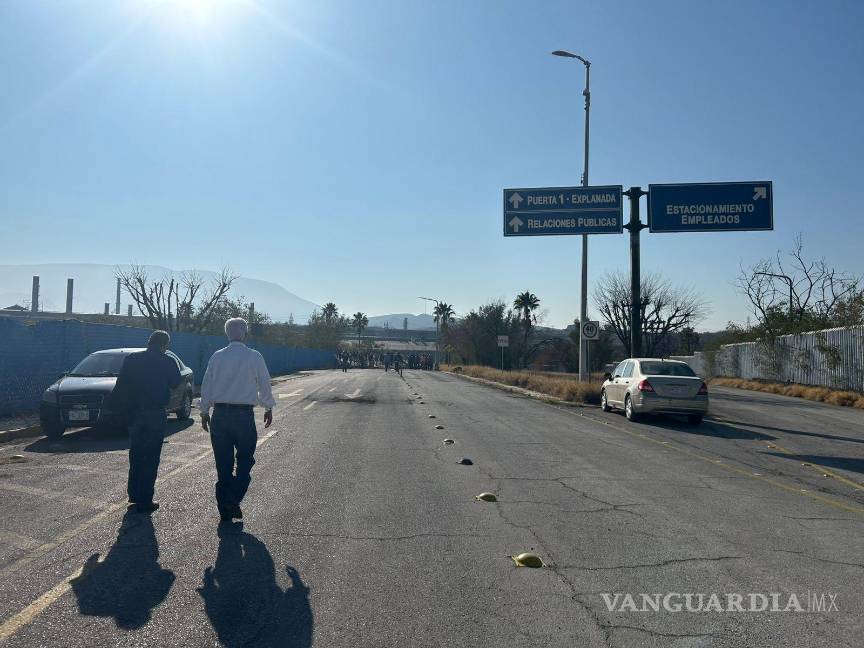 $!Las instalaciones de AHMSA reflejan el abandono y la incertidumbre laboral.