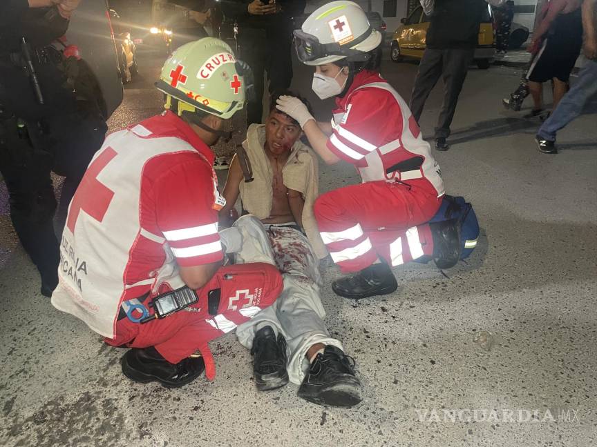 Joven de 17 años es atacado a machetazos por pandilleros en Saltillo