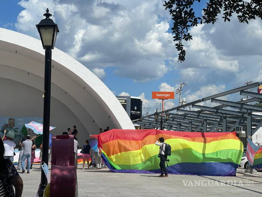 Nuevo León: Drag Queens protestan contra prohibición de shows LGBT+ en San Nicolás