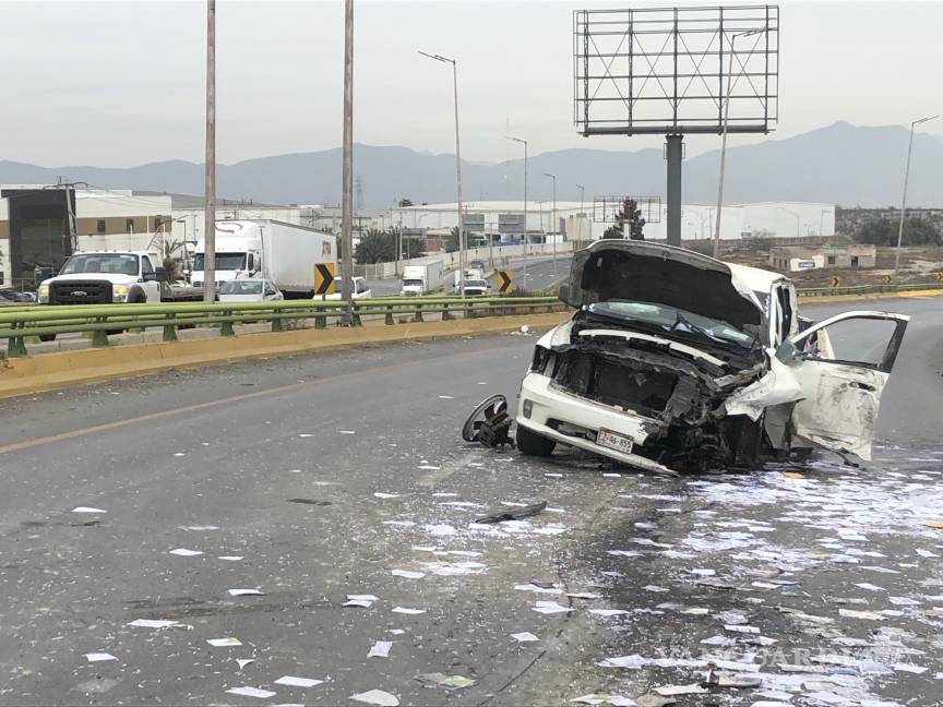 $!Se accidenta ex asistente de Rubén Moreira en la carretera Saltillo-Monterrey