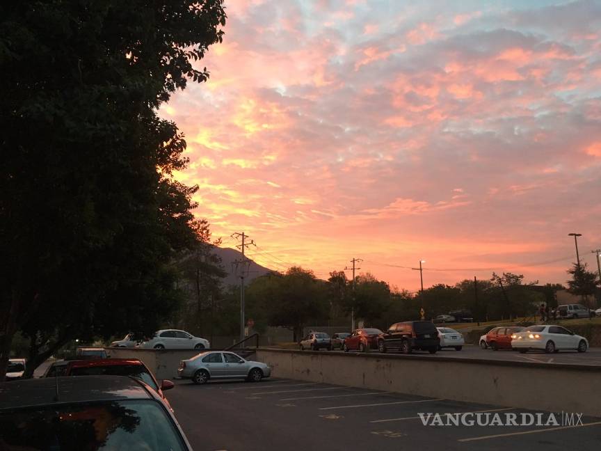 $!Monterrey recibe el día con un gran amanecer (FOTOS)