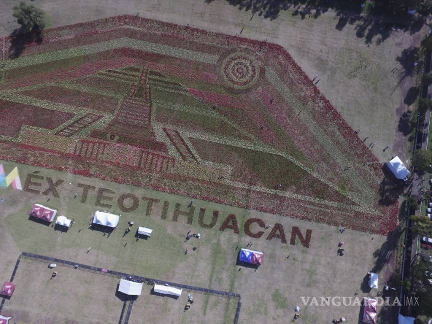 Tapete floral de Teotihuacán rompe récord Guinness