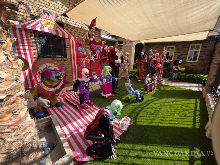 $!La vivienda se ha convertido en un punto obligado para los amantes del terror y las fotografías de temporada.