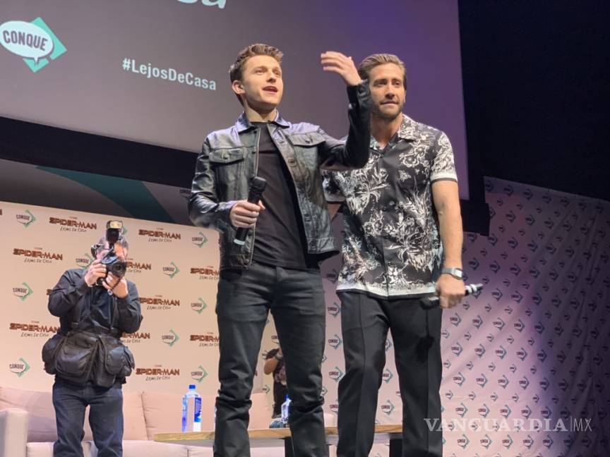 $!Tom Holland y Jake Gyllenhaal dan pistas 'Spider-Man: Lejos de casa' en la Conque y enloquecen a los fans