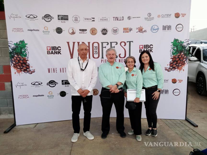 $!El sommelier José Carlos Palacios inauguró el Primer Vino Fest 2025 en Piedras Negras.