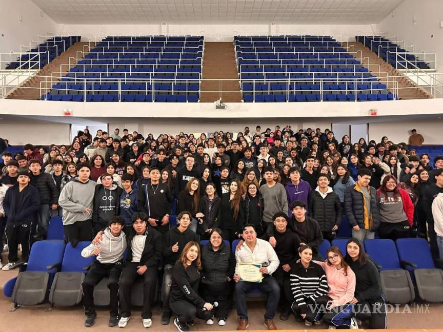 $!Estudiantes participaron en la charla “Rompiendo el silencio: violencia en el noviazgo”.