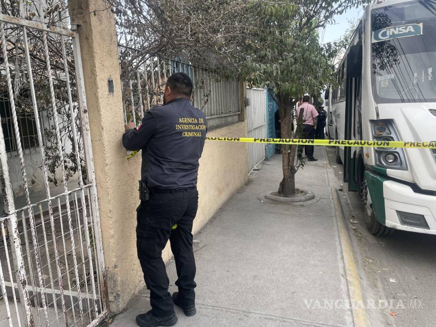 Hallan sin vida a chofer de transporte de personal en Saltillo