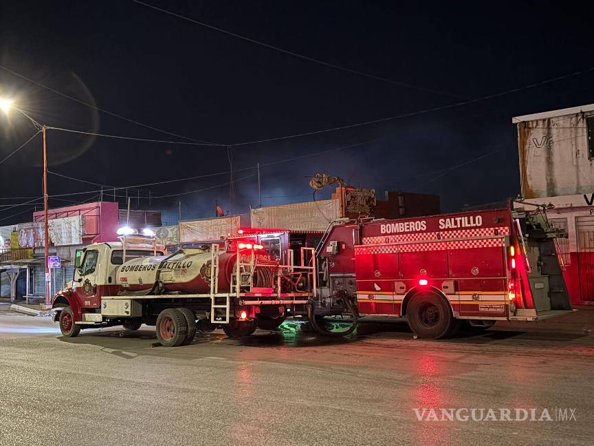 $!Vecinos de las colonias Herradura y La Morita alertaron sobre los incendios, señalando que un indigente que vive en el arroyo podría haberlos provocado.