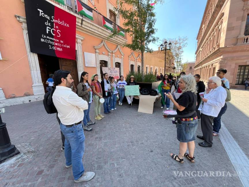 $!La acción colectiva fue conformada para manifestar el apoyo solidario que hay en Saltillo hacia el pueblo palestino.