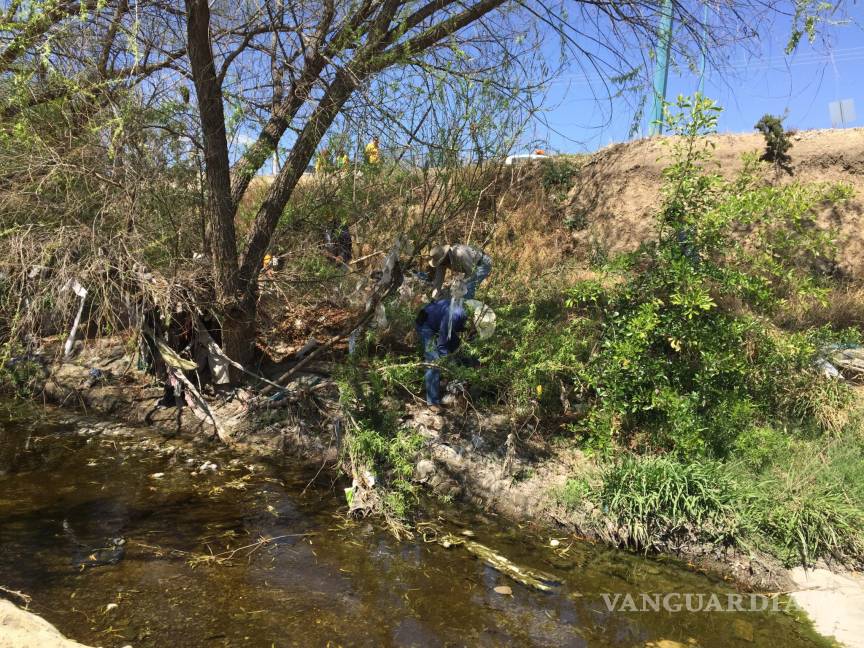 $!Realizan limpia del arroyo Ceballos para conmemorar el Día Mundial del Agua en Coahuila