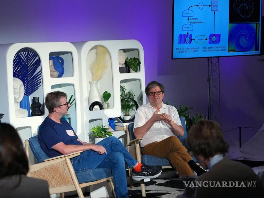 $!El tecnólogo de Meta Yann LeCun, a la derecha, habla en un congreso en San Francisco, el 30 de noviembre de 2023.