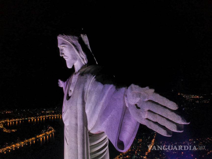 $!Fotografía de archivo fechada el 30 de marzo de 2019 y tomada con un dron que muestra la estatua del Cristo Redentor, en Río de Janeiro (Brasil). EFE/Antonio Lacerda