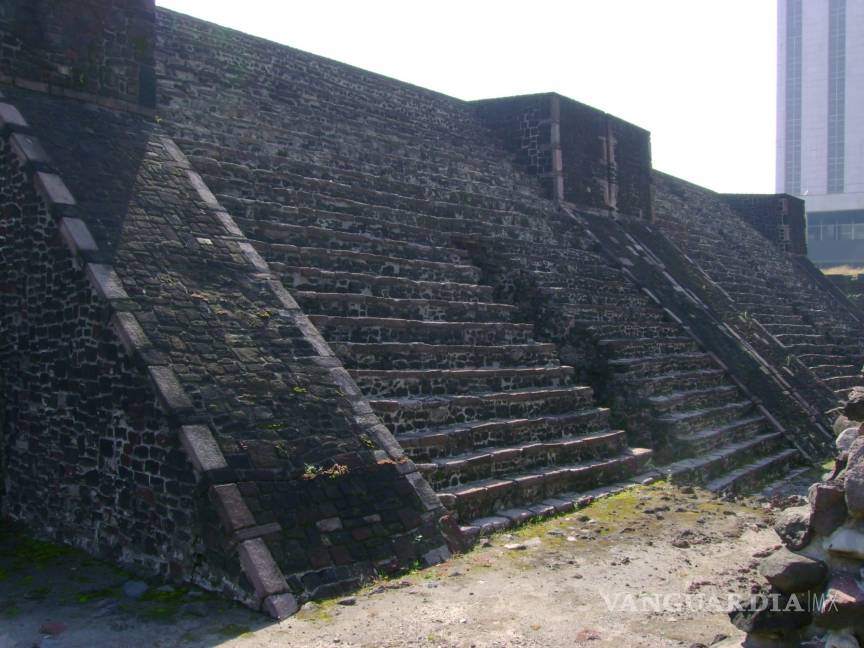 $!Descubren templo prehispánico en zona de Tlatelolco