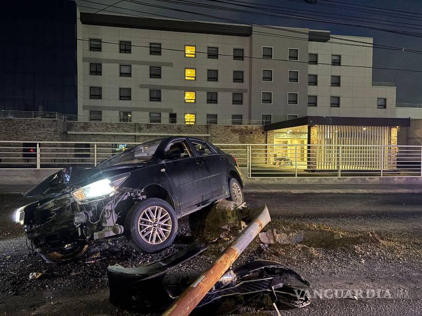$!La conductora alegó que otro vehículo la chocó por alcance.