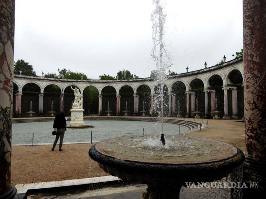 $!Olafur Eliasson lleva al laberinto de Versalles las claves del reflejo