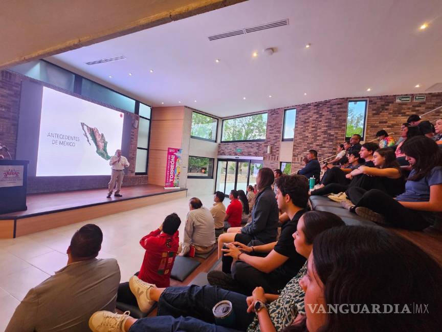 $!Estudiantes participaron activamente en la conferencia “Una Responsabilidad Compartida”.