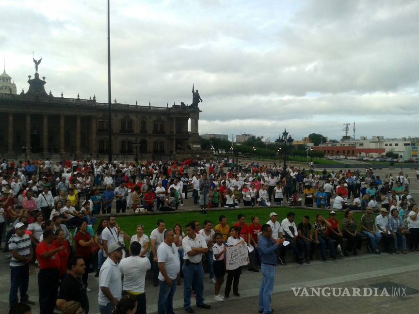 $!Marchas en Monterrey terminan en riña