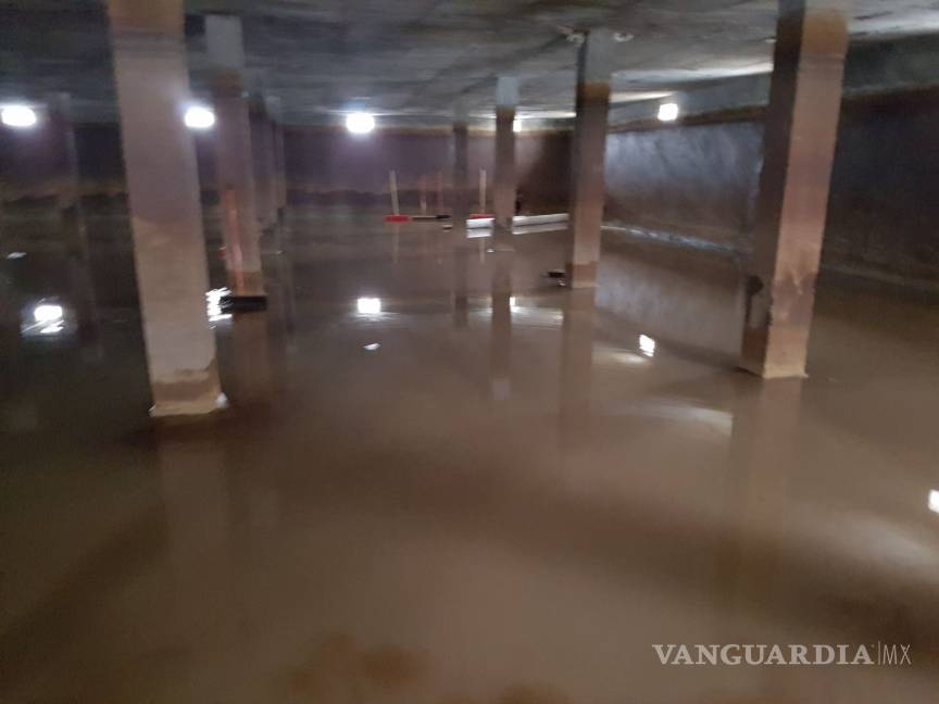 Reparan e impermeabilizan tanques de almacenamiento de agua potable en Acuña