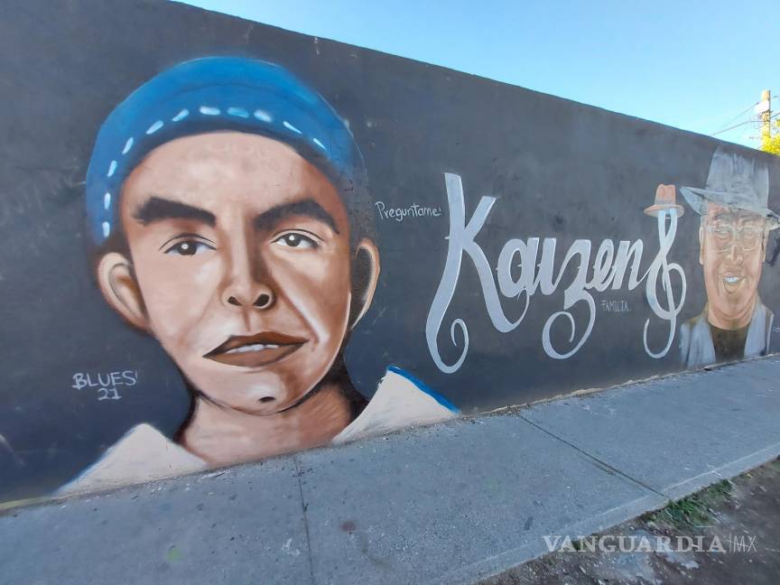 $!Pintan mural de Franco Escamilla y Eugenio Derbez en la Saltillo 2000