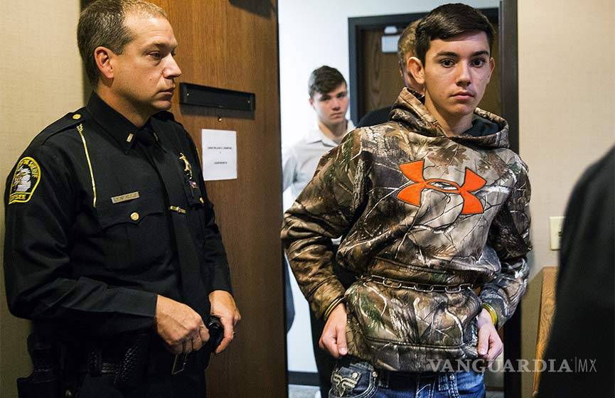 $!Aventaban piedras a vehículos en autopista y mataron a un hombre