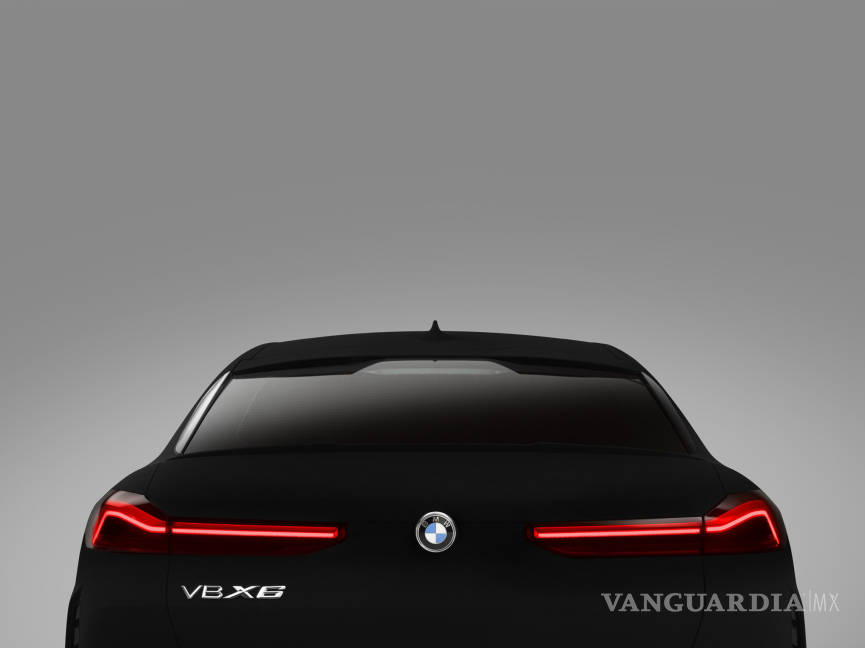 $!BMW X6 Vantablack, el auto color negro más oscuro del mundo
