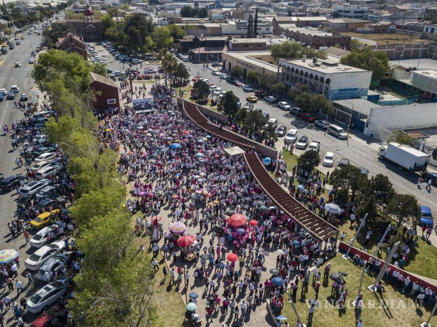 Así toman las calles y plazas miles de mexicanos para defender al INE (Fotos)