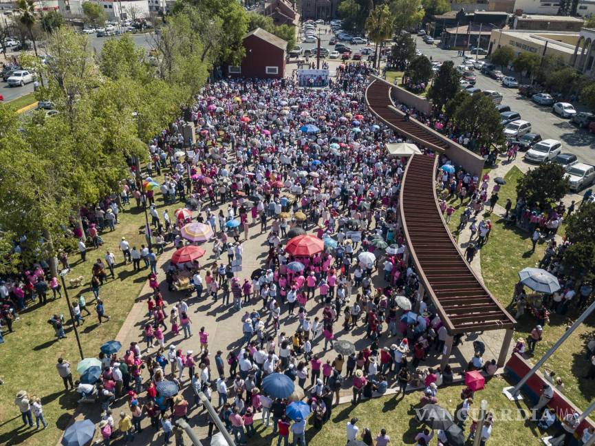 Así toman las calles y plazas miles de mexicanos para defender al INE (Fotos)