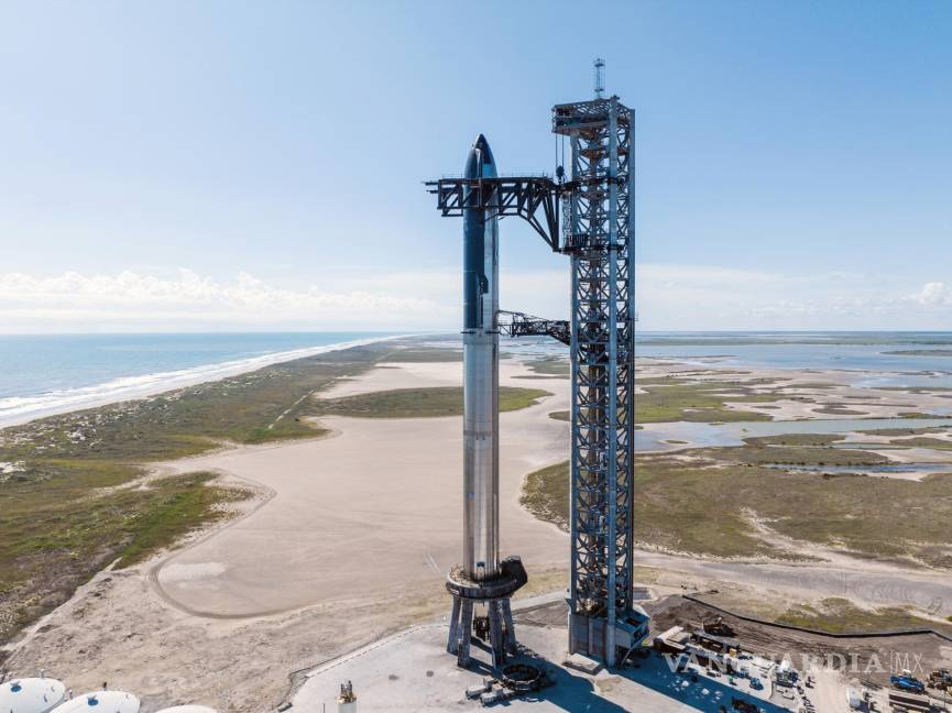 $!Starship, la nueva nave espacial gigante que está desarrollando la compañía de cohetes Elon Musk en una instalación de SpaceX cerca de Boca Chica, Texas.