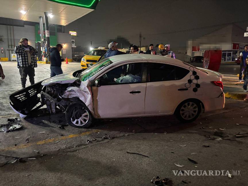 $!Elementos de Tránsito Municipal acordonaron la zona mientras se realizaban las diligencias correspondientes.