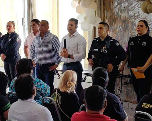 En la reunión participaron directores de área y titulares de agrupamientos especializados de la Comisaría.