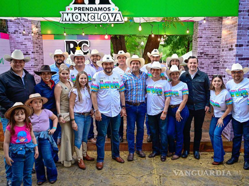 $!El alcalde de Monclova, Carlos Villarreal Pérez, fue uno de los invitados especiales, presentando un stand representativo de su ciudad.