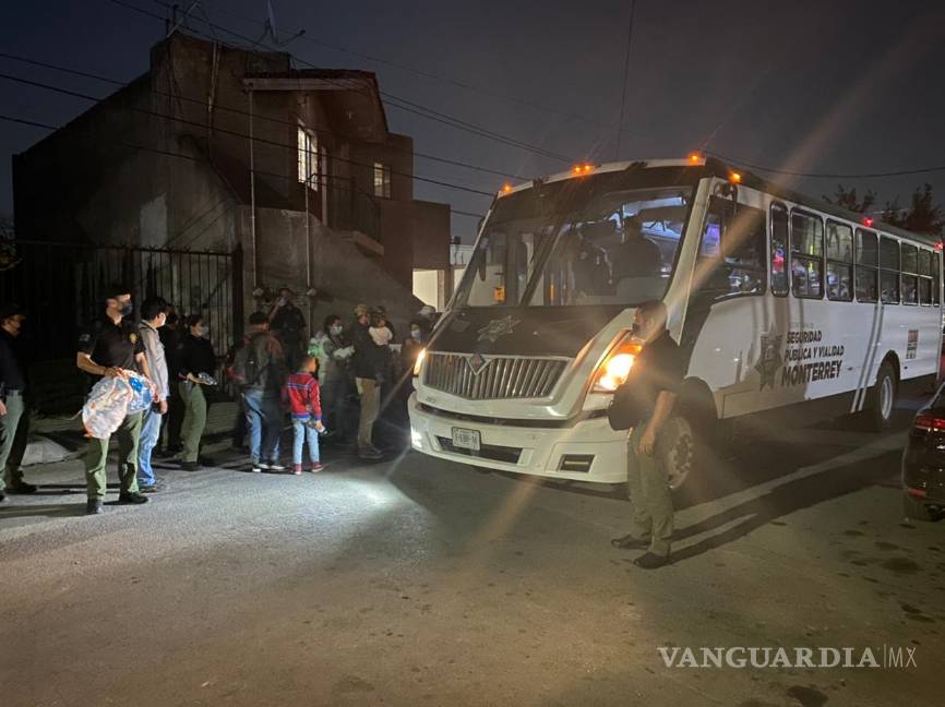 Aseguran en Nuevo León a casi 100 migrantes de Honduras y Guatemala