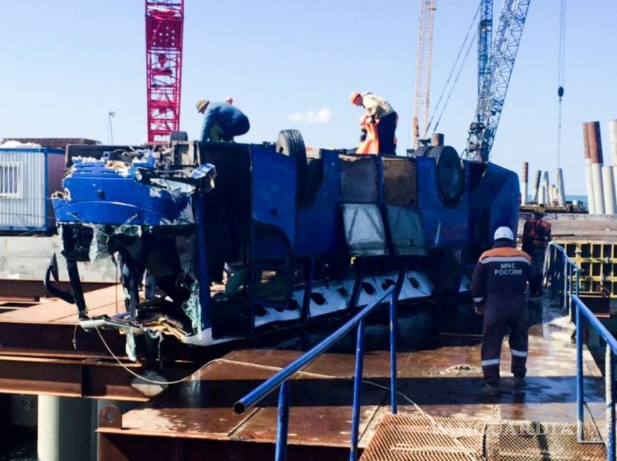 Al menos 18 muertos al caer al mar un autobús en el sur de Rusia