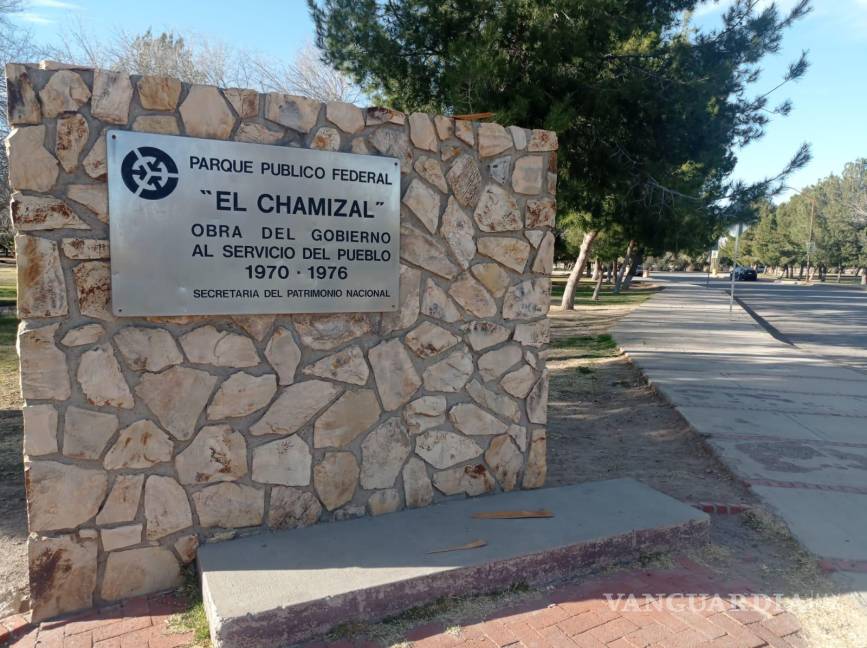 $!Placa del parque El Chamizal colocada durante la administración federal 1970-1976, en conmemoración de la entrega de los terrenos por parte de Estados Unidos a México.