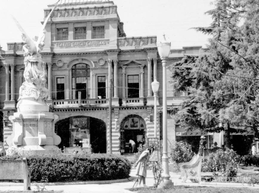 El oficio perdido del fotógrafo ambulante