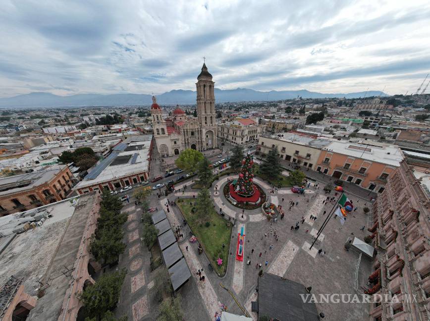 Descansa Saltillo en Navidad, plazas y calles se vacías; estrenan ciudadanos regalos al aire libre
