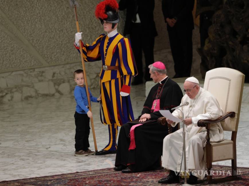$!Un niño autista da la catequesis en la audiencia general del Papa Francisco