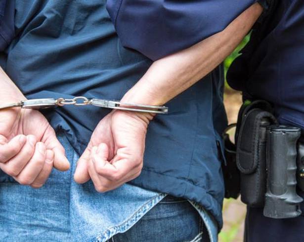 Los cuatro imputados fueron detenidos tras la cumplimentación de las órdenes de cateo.